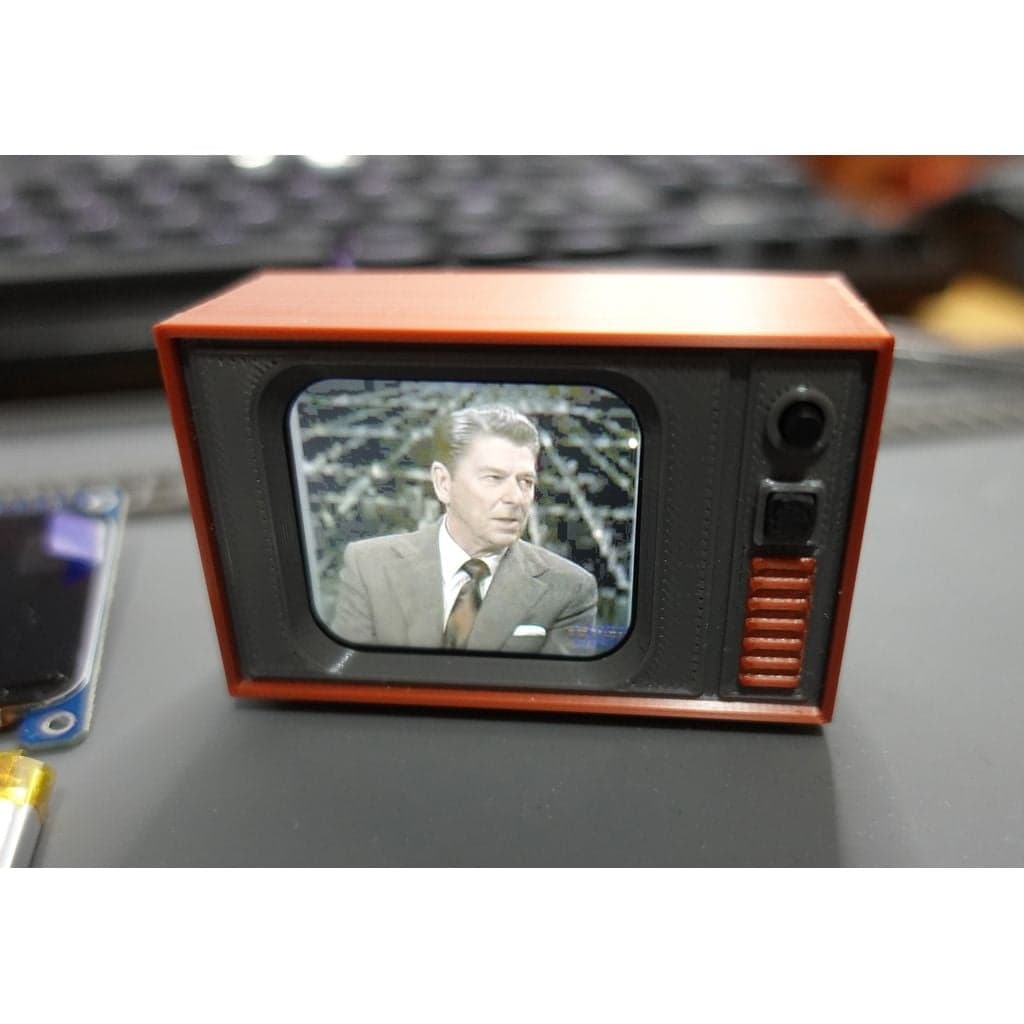 Миниатюрный телевизор на базе ESP32