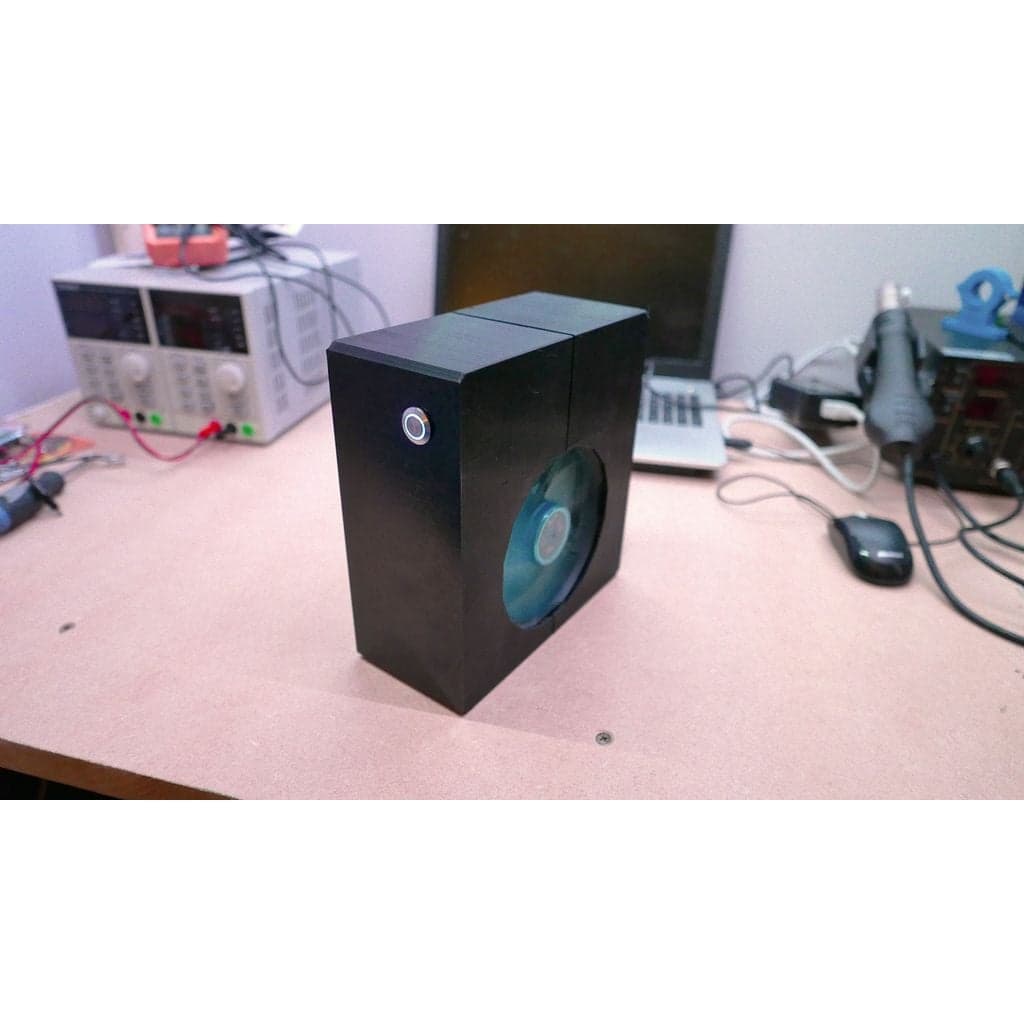 Бесшумный корпус Mini-ITX без винтов