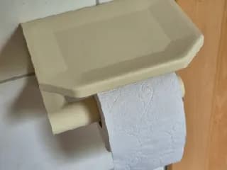 Держатель туалетной бумаги с полочкой
