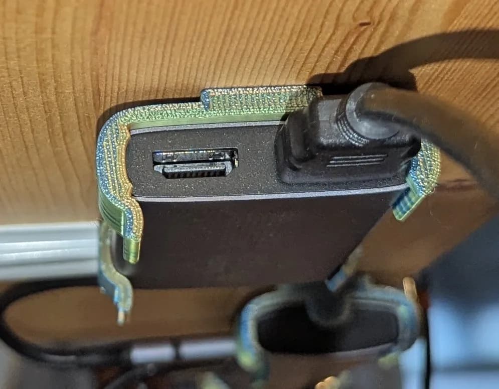 Крепление USB-платы видеозахвата HDMI — фото 2