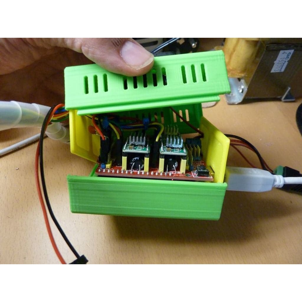 Корпус для платы Arduino с кулером