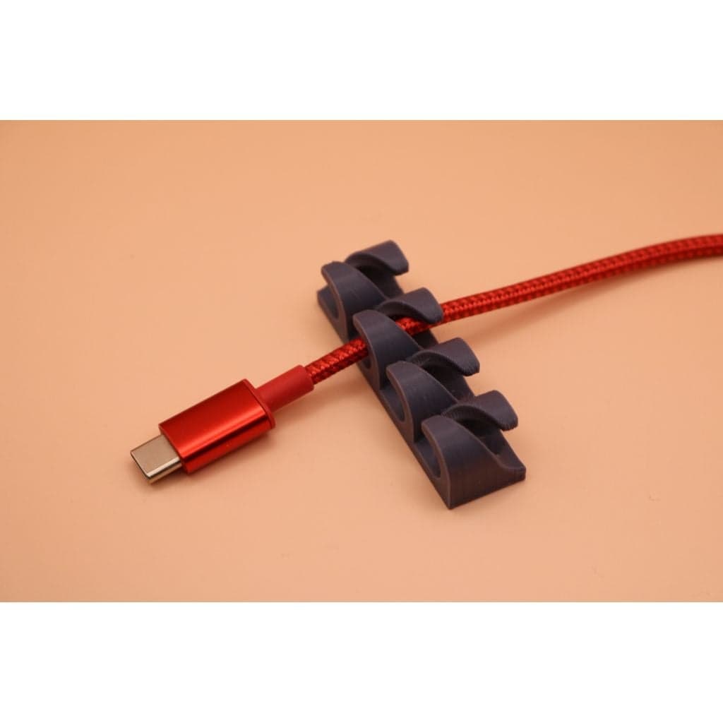 Держатель USB-кабелей (параметрический)