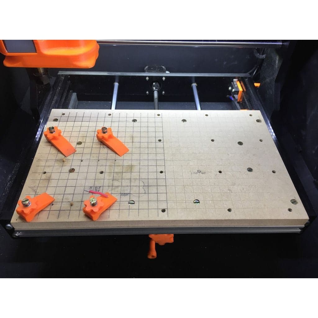 Рабочая платформа и зажимы для CNC станка