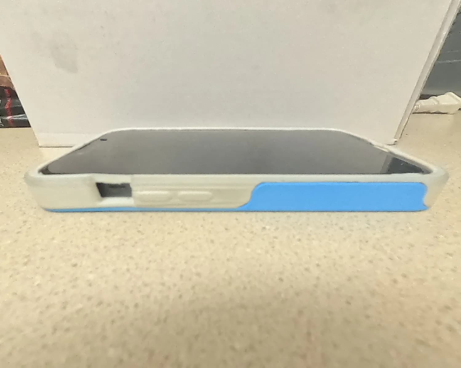 Двухслойный чехол для iPhone 13 — фото 20