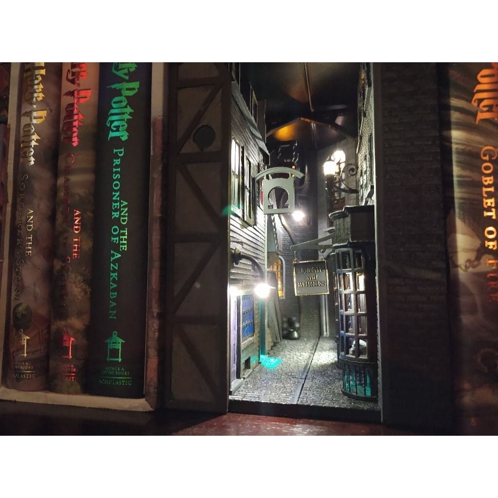 Book nook «Лютный переулок»