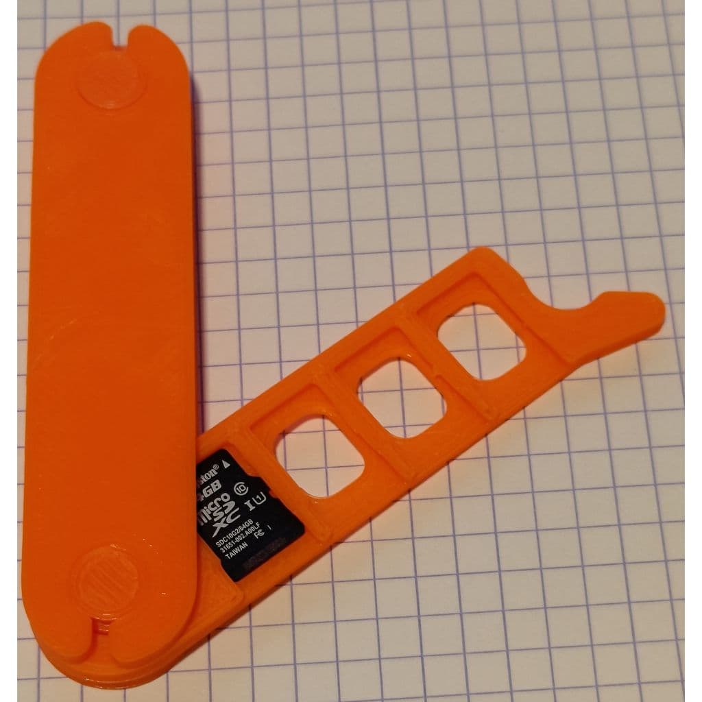 Держатель для microSD карт в стиле швейцарского ножа
