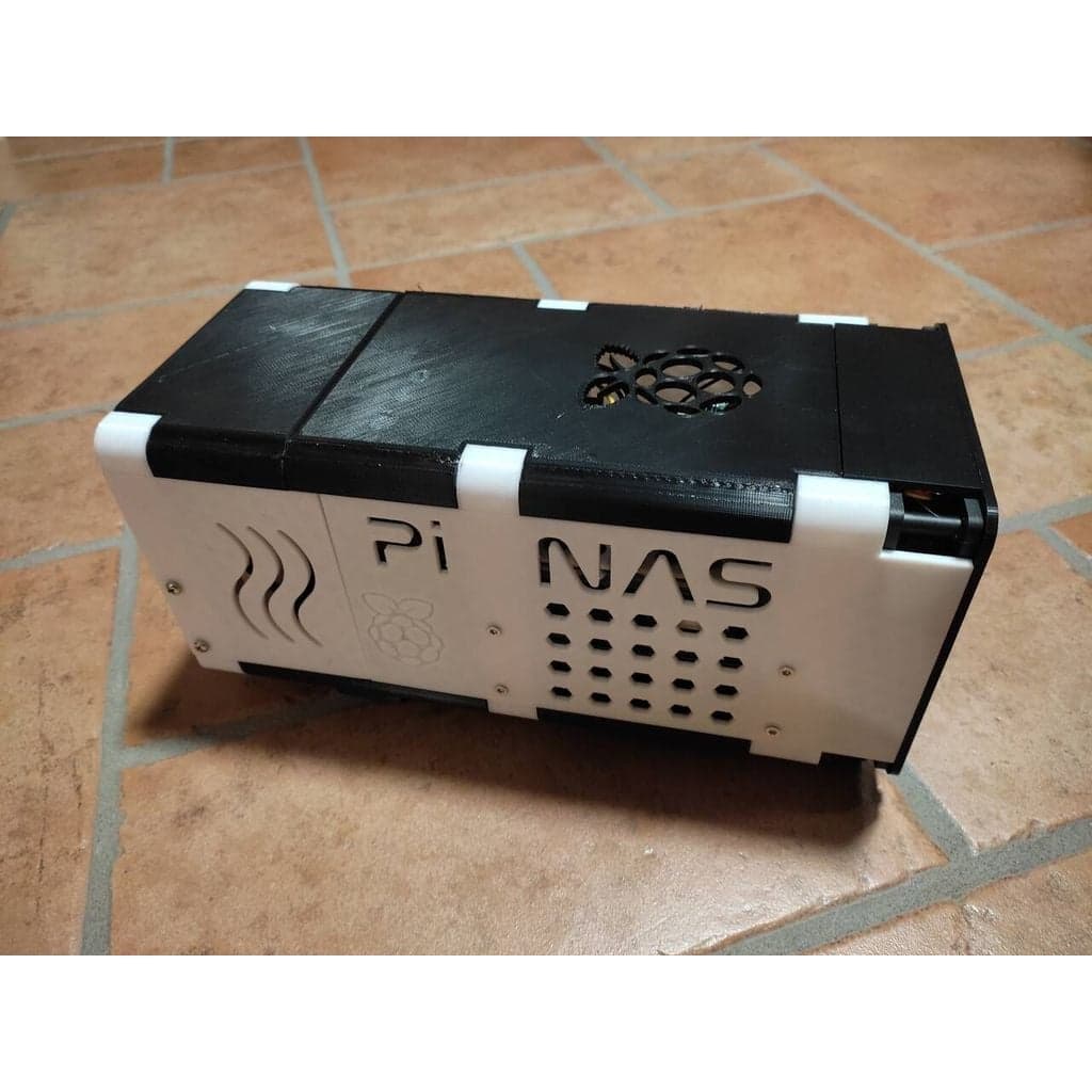 Корпус для сетевого хранилища на базе Raspberry Pi